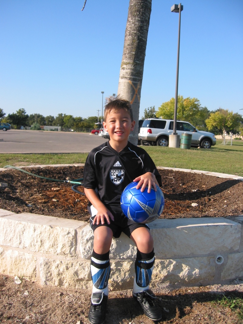 2005/10 October/Soccer Pics/800x600_IMG_2389.JPG